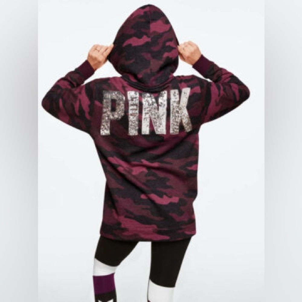 ONE DAY SALE✨

PINK Victoria's Secret  Camo Hoodie and leggings set